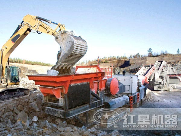 大型礦山移動破碎站作業現場