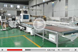 全自動貼標(biāo)開料加工中心